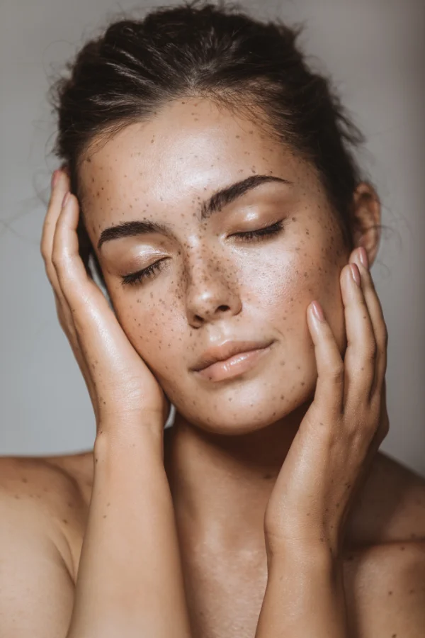 girl with natural beautiful face
